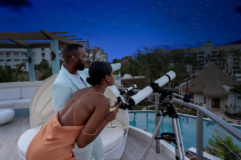 Romance Under the Stars: Couples-Only Caribbean Resort Introduces a Stargazing Concierge